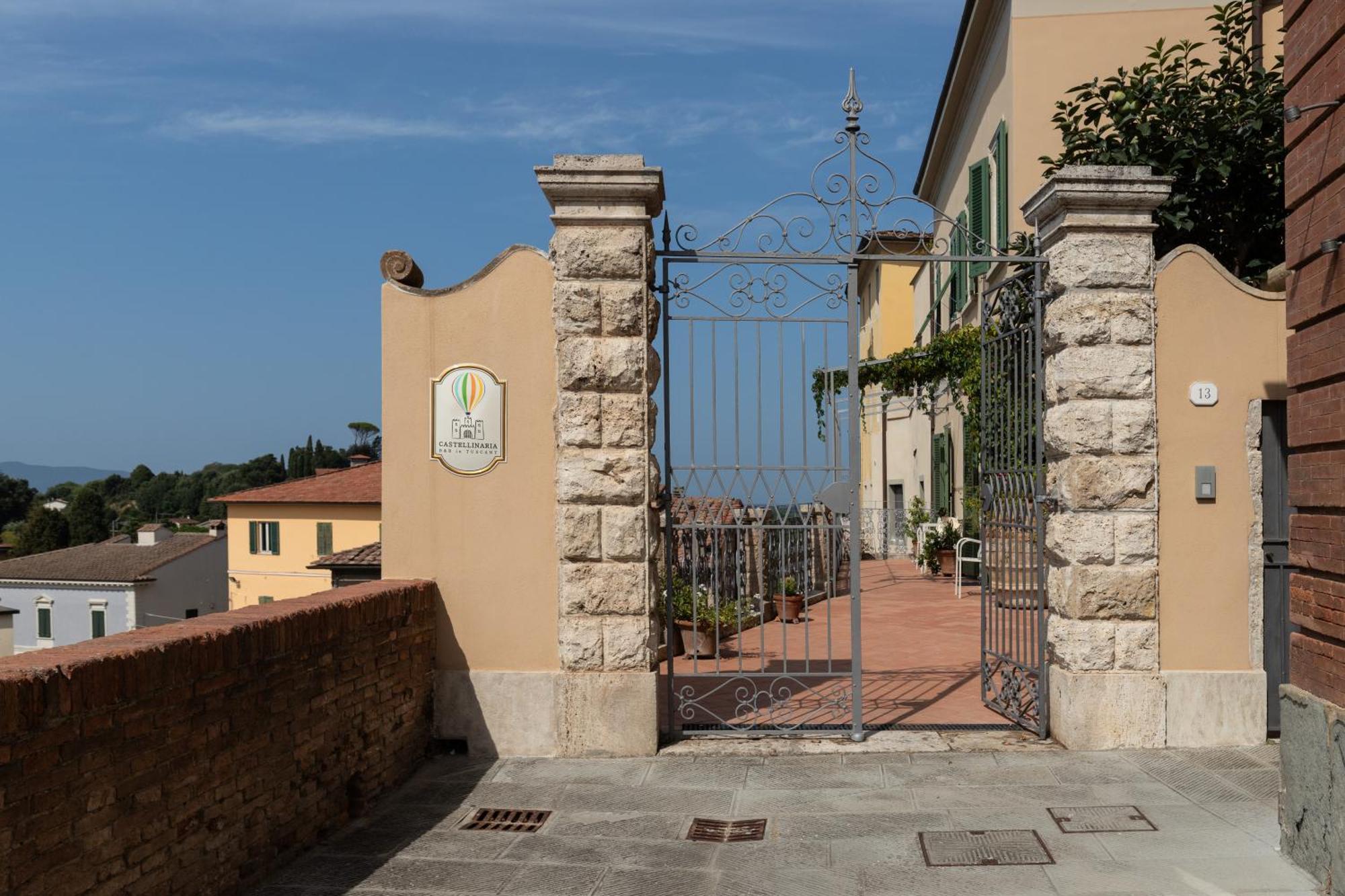 Castellinaria Bed & Breakfast Lari Exterior photo